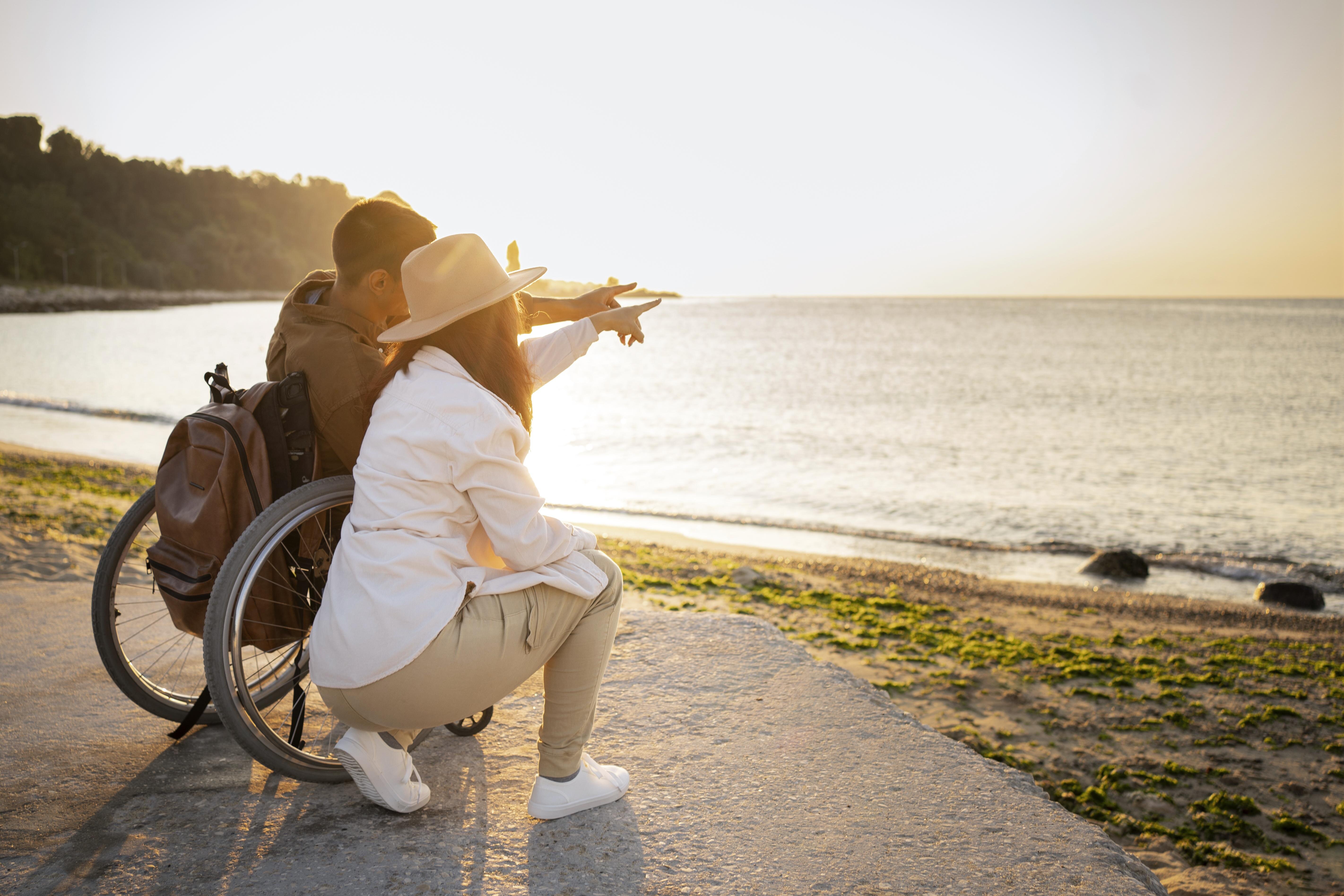 full-shot-couple-looking-sea